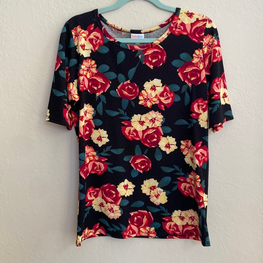 LuLaRoe XL Extra Large Women’s Gigi Fitted Shirt Top Roses Red fits sizes 16-18